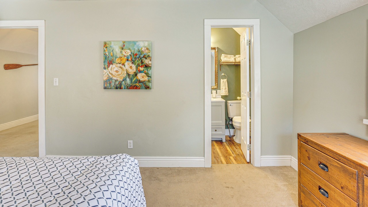 Photo of Bedroom in Garden Valley