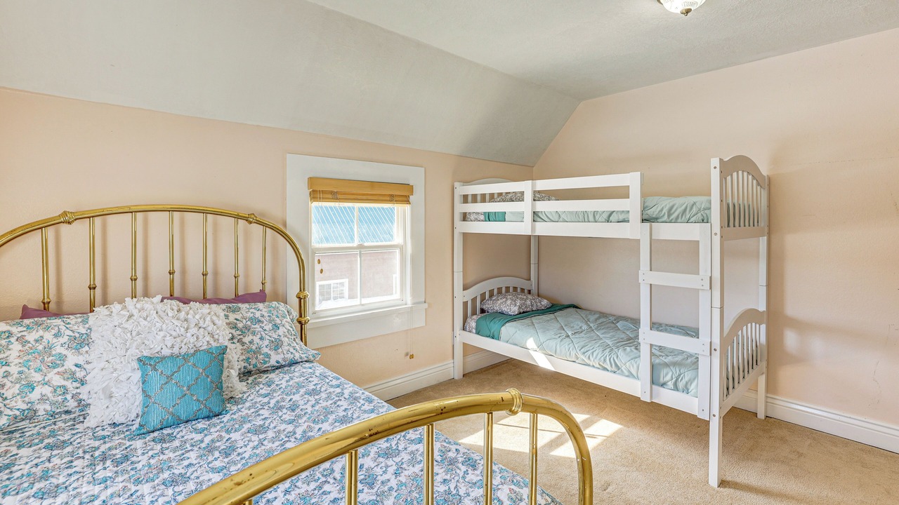 Photo of Bedroom in Garden Valley