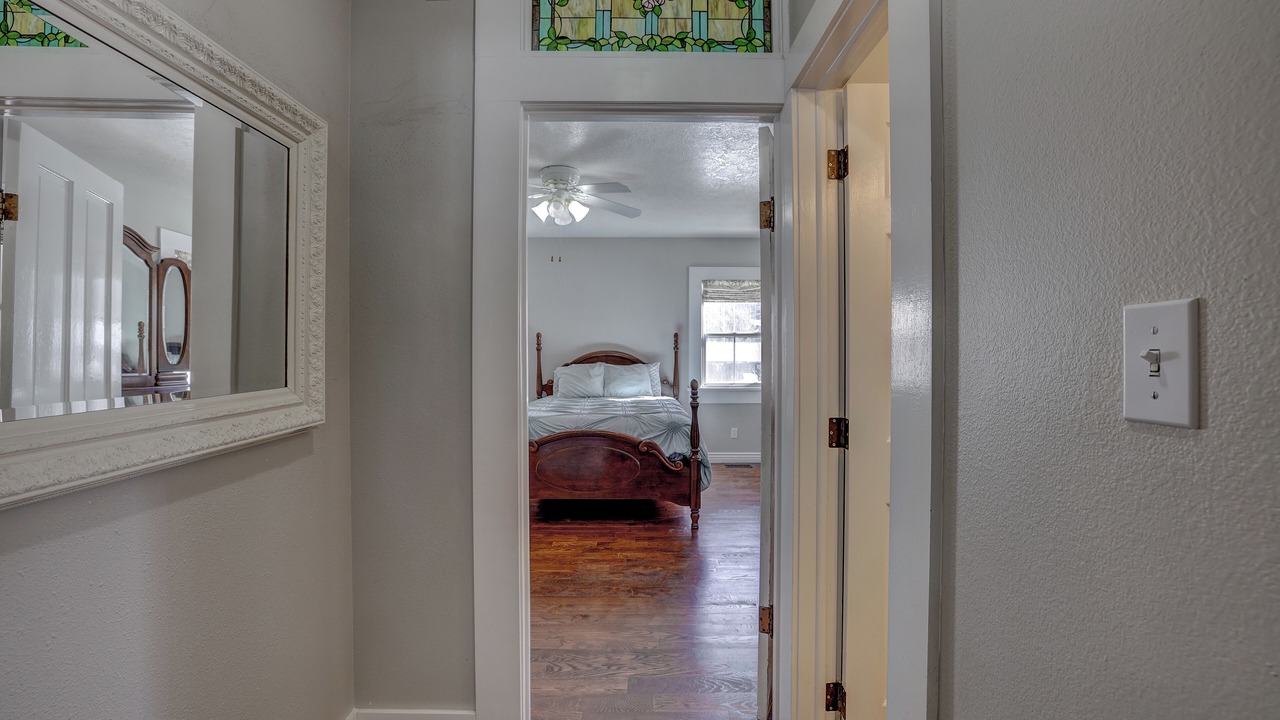 Photo of Bedroom in Garden Valley