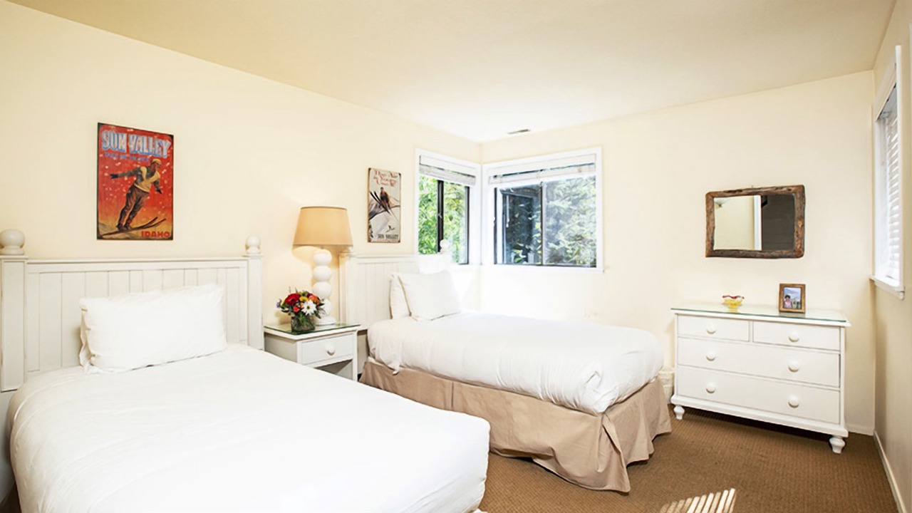 Photo of Bedroom in Elkhorn