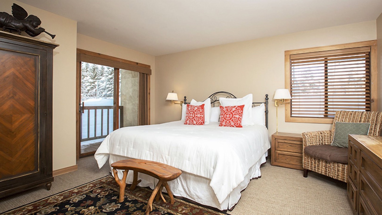 Photo of Bedroom in Elkhorn
