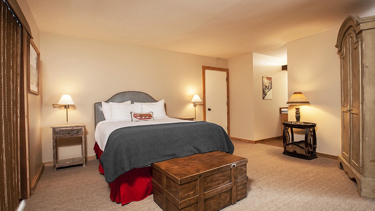 Photo of Bedroom in Elkhorn