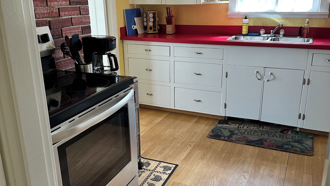 Photo of Kitchen in Fort Klamath