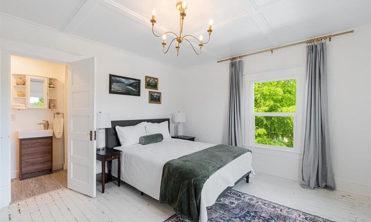 Photo of Bedroom in Newberg