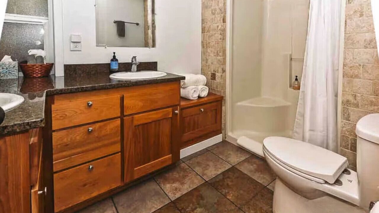 Photo of Bathroom in Oakridge