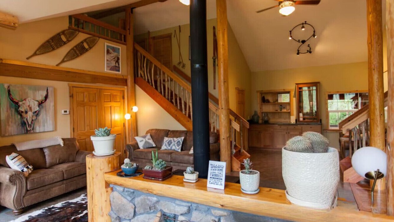 Photo of Livingroom in Oakridge