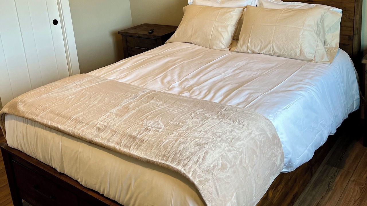 Photo of Bedroom in West Stayton