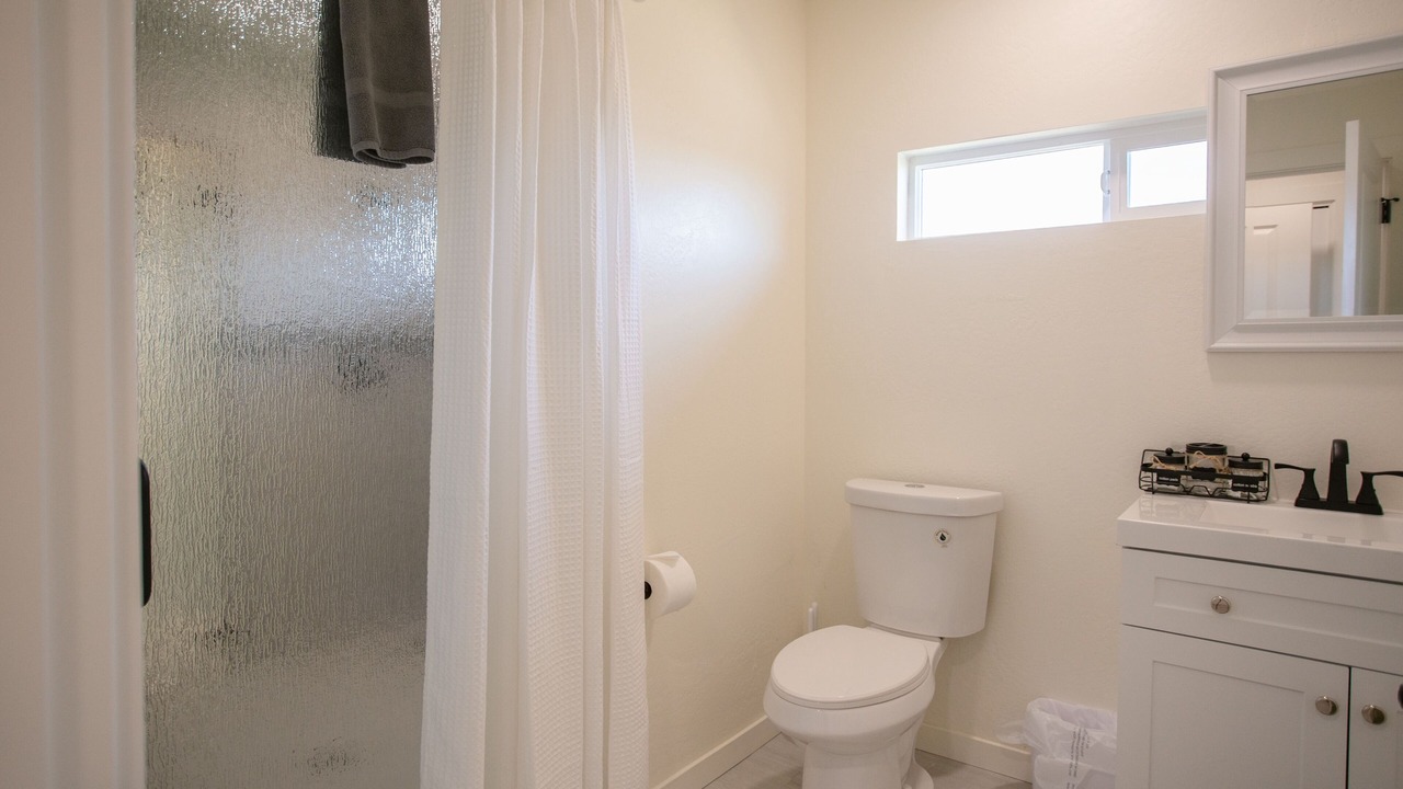 Photo of Bathroom in Eagle Point