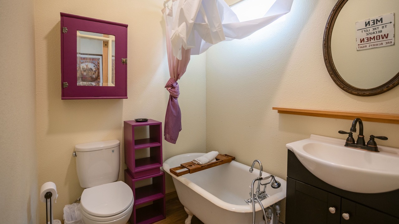 Photo of Bathroom in Eagle Point