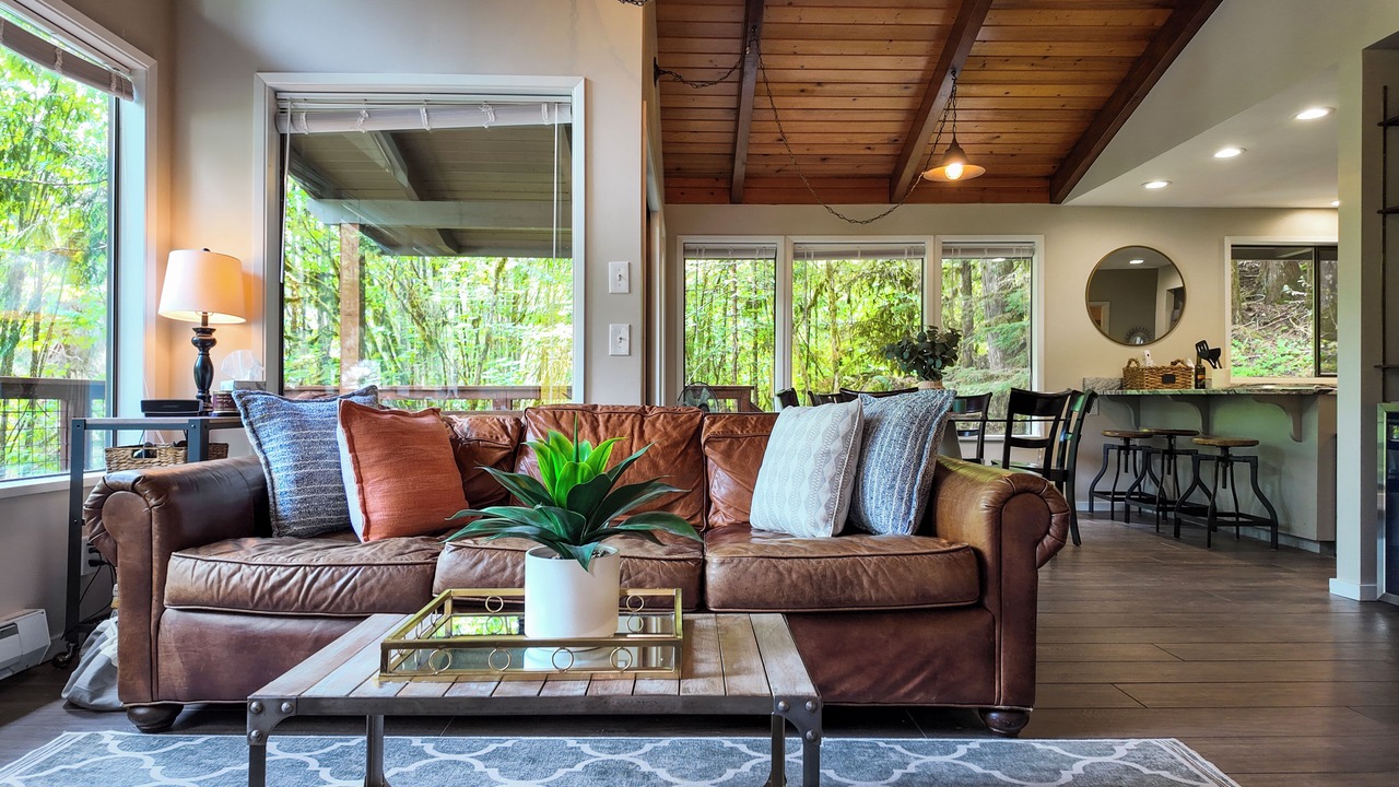 Photo of Livingroom in Glacier