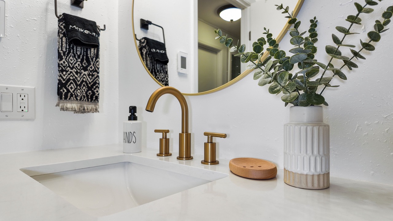 Photo of Bathroom in Glacier