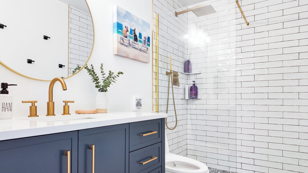 Photo of Bathroom in Glacier