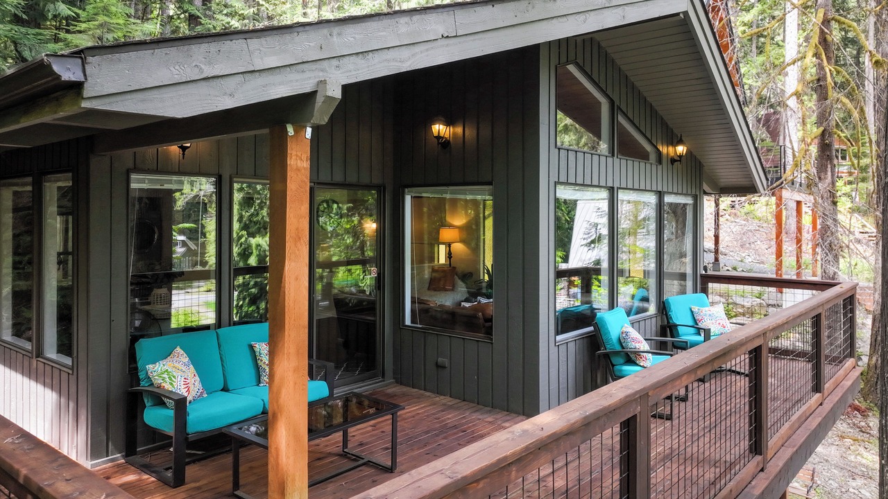 Photo of Patio Balcony in Glacier
