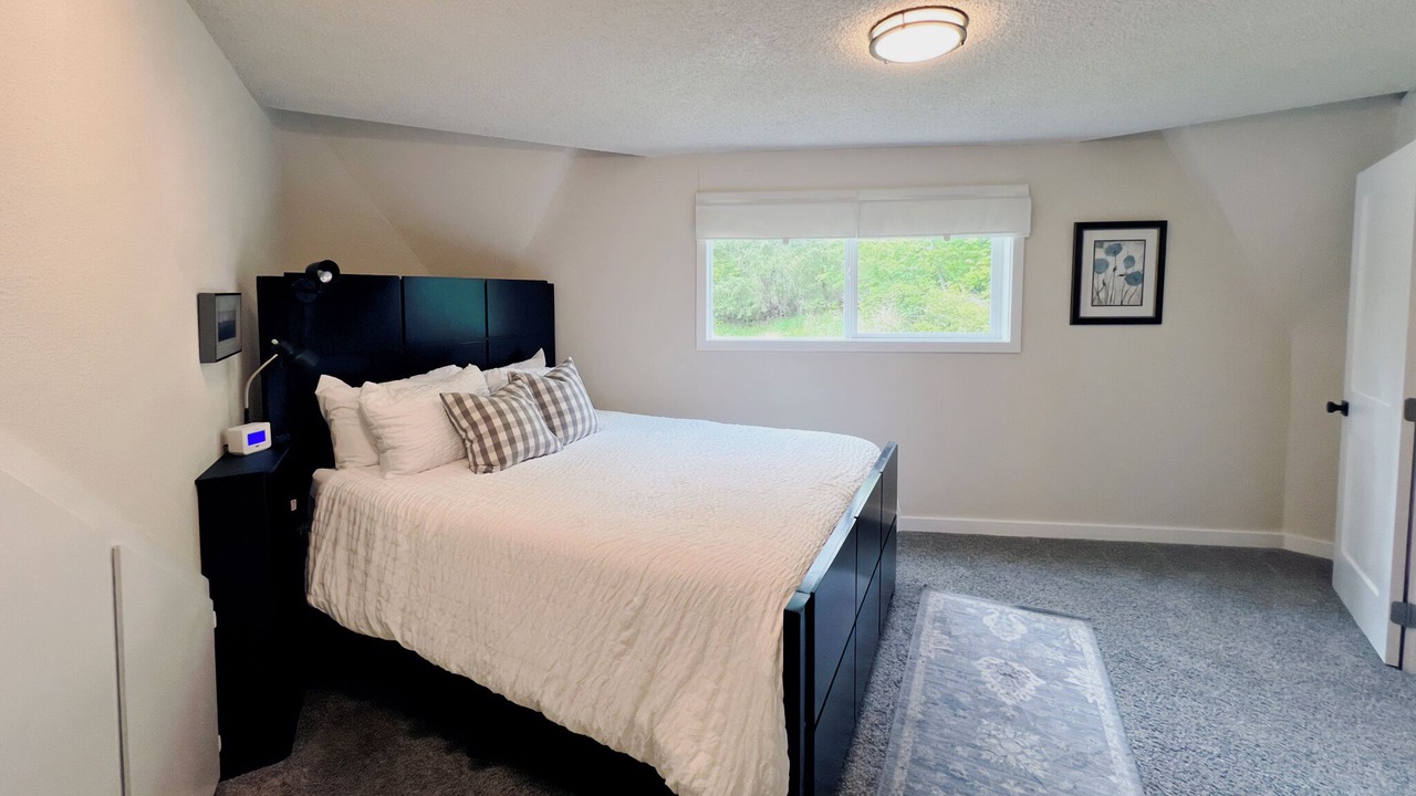 Photo of Bedroom in Eatonville