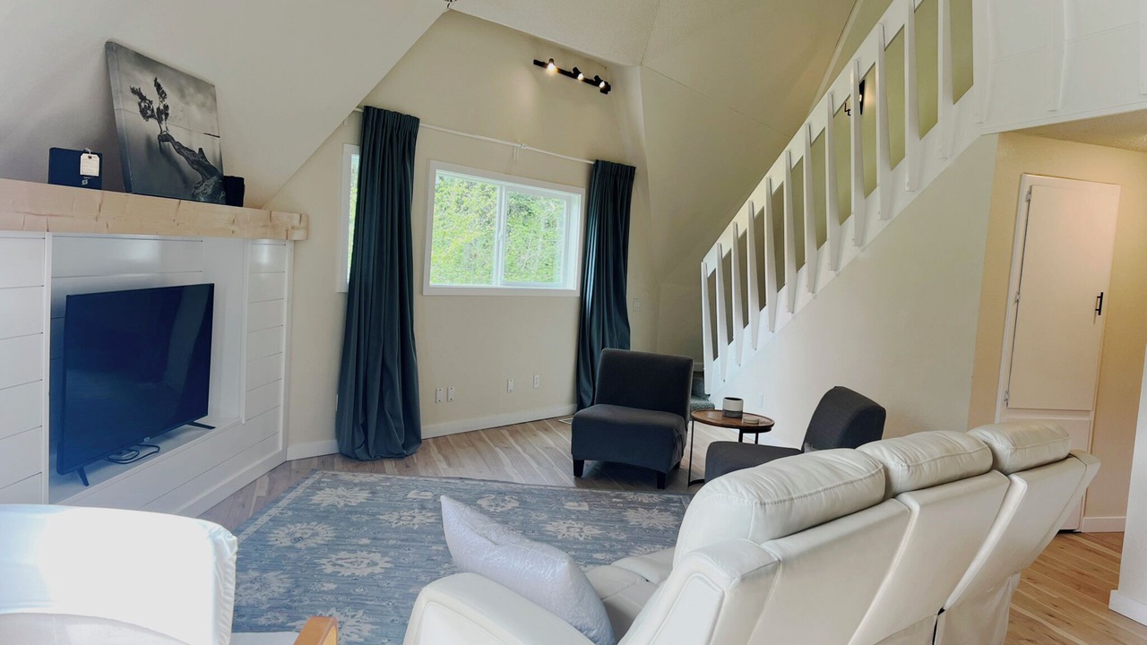 Photo of Livingroom in Eatonville