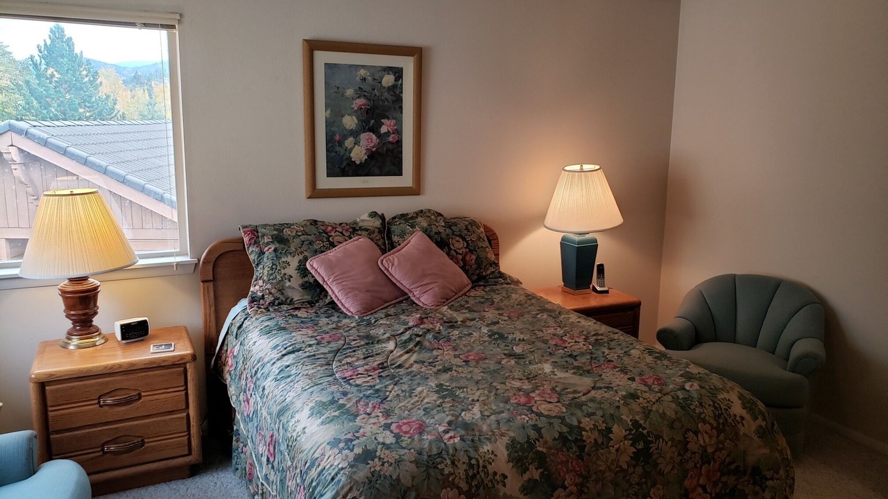 Photo of Bedroom in Leavenworth