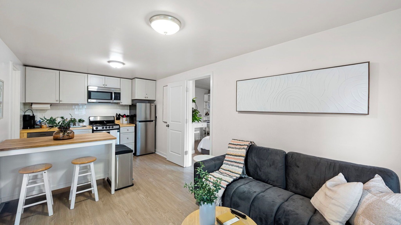 Photo of Livingroom in North Rose Hill
