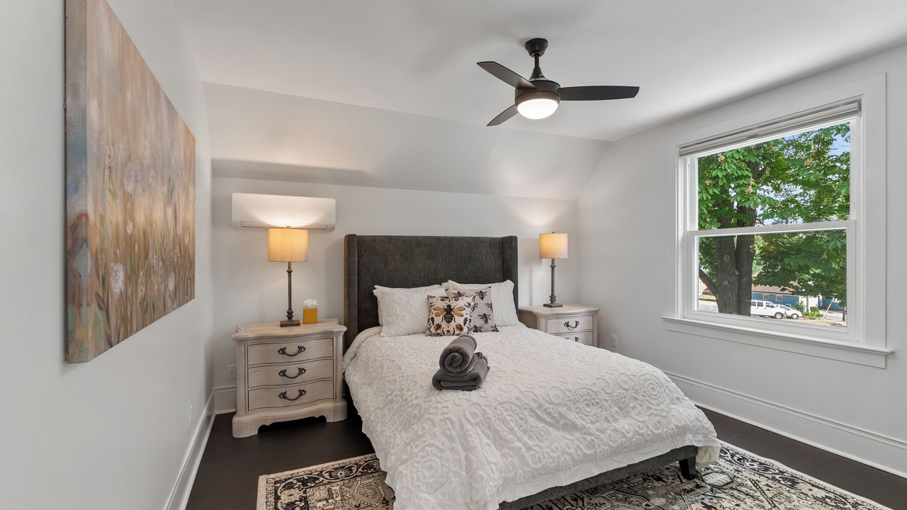 Photo of Bedroom in Garden District