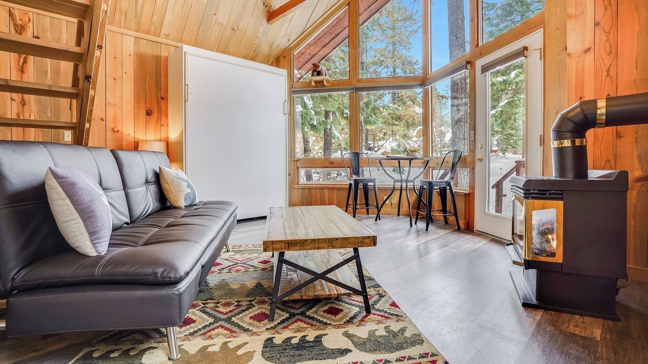 Photo of Bedroom in Trout Lake