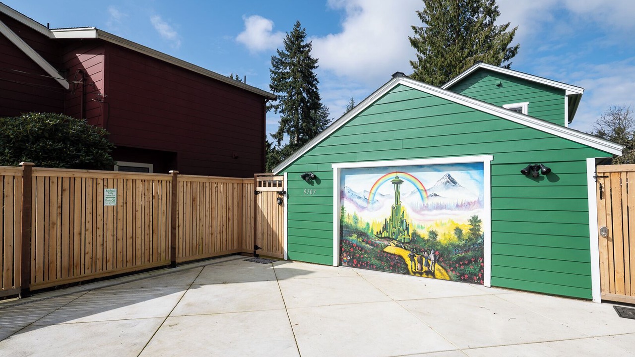 Photo of Outdoor in Crown Hill