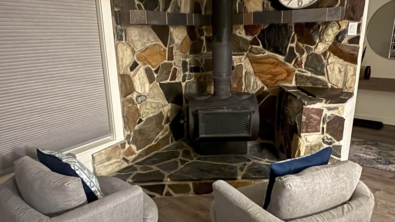 Photo of Livingroom in East Hope