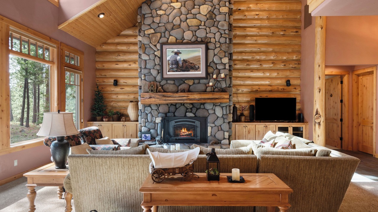 Photo of Bedroom in Black Butte Ranch