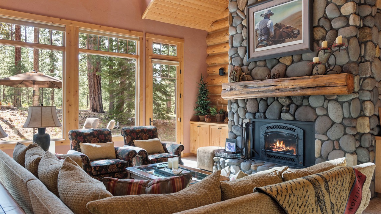 Photo of Bedroom in Black Butte Ranch