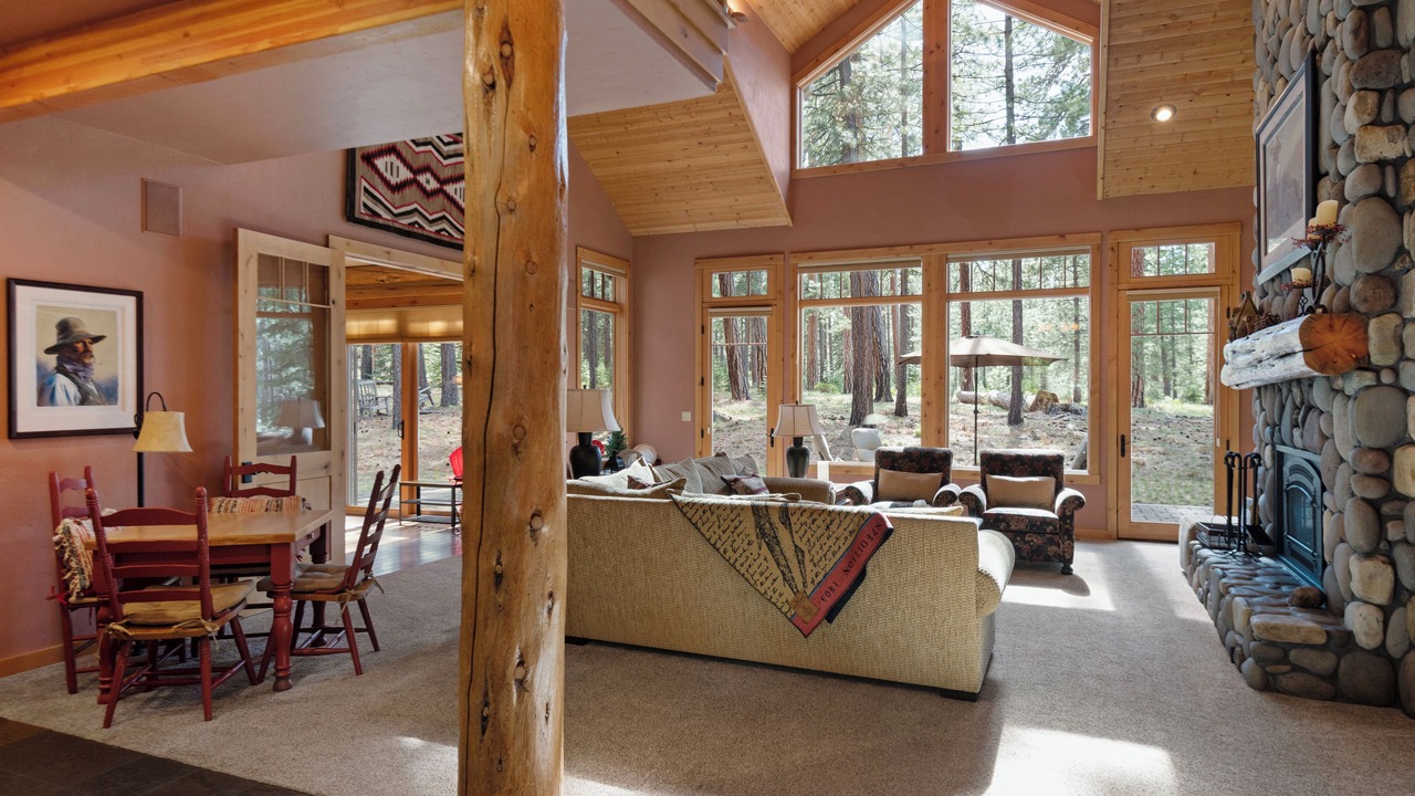 Photo of Bedroom in Black Butte Ranch