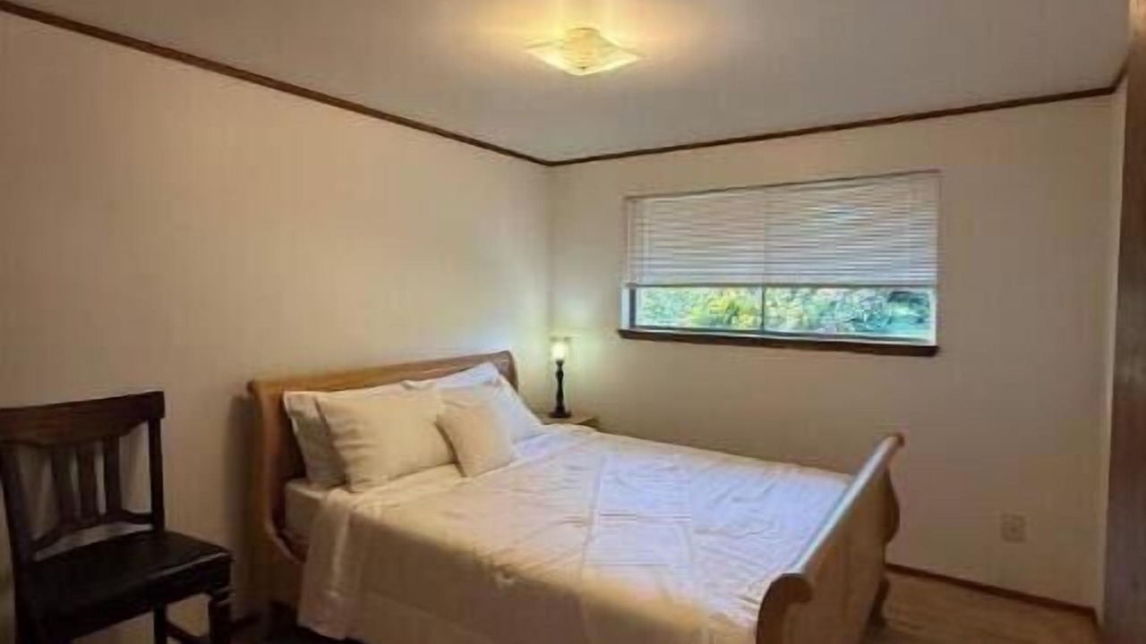 Photo of Bedroom in Shoreline