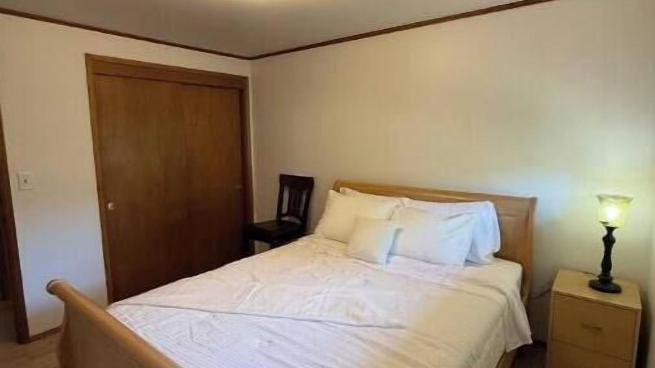 Photo of Bedroom in Shoreline