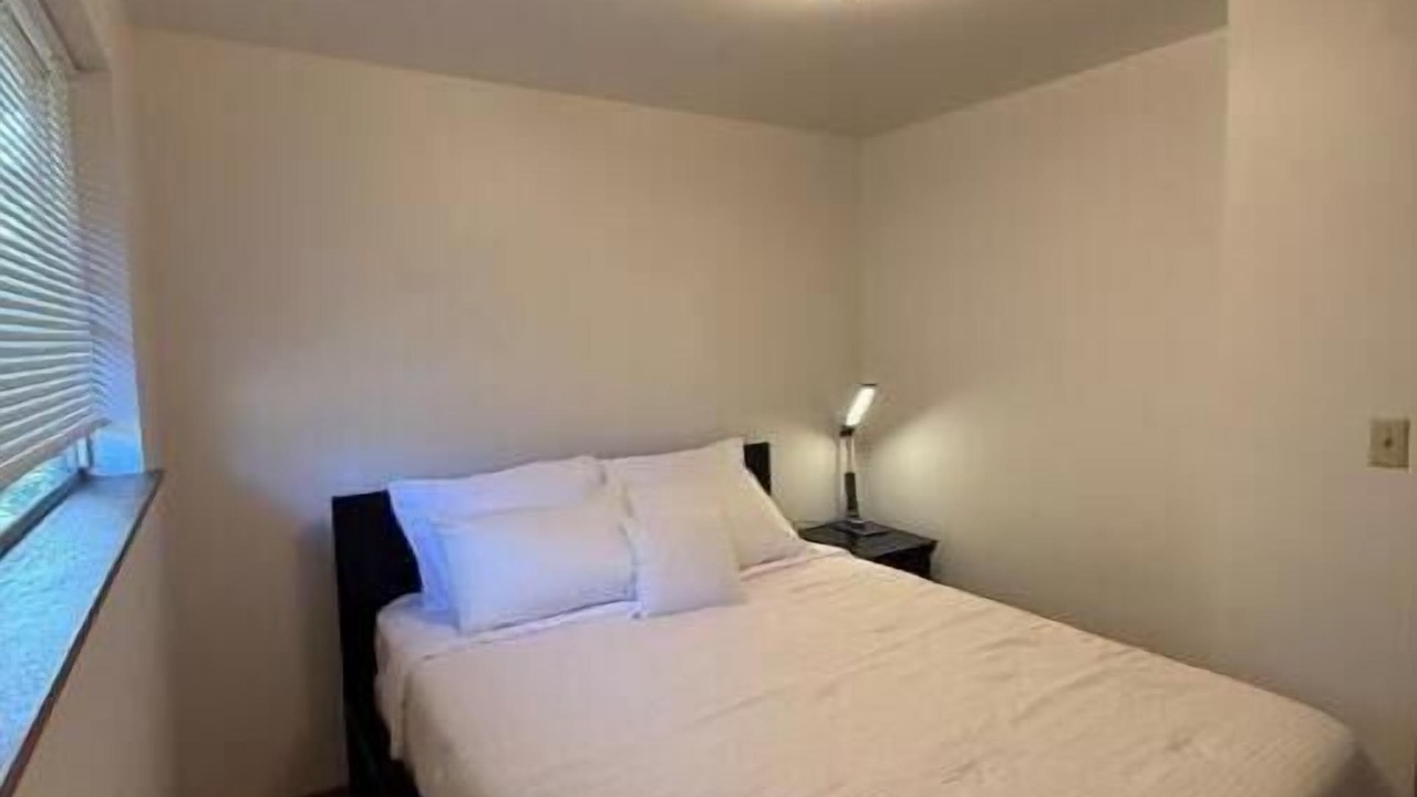 Photo of Bedroom in Shoreline