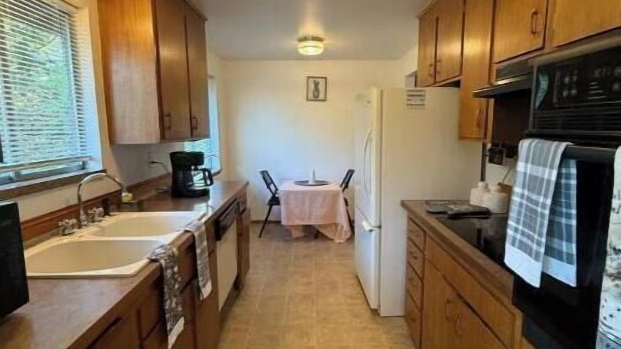 Photo of Kitchen in Shoreline