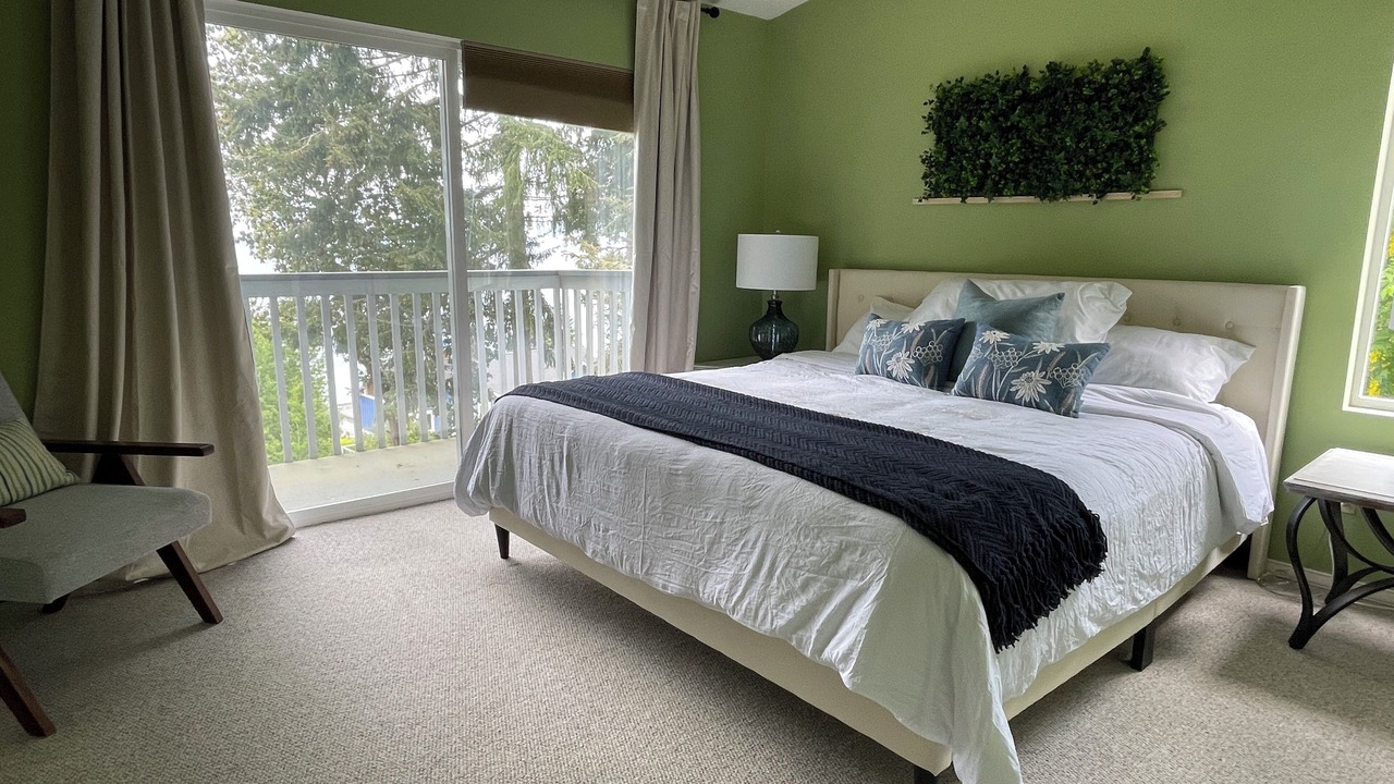 Photo of Bedroom in Coupeville