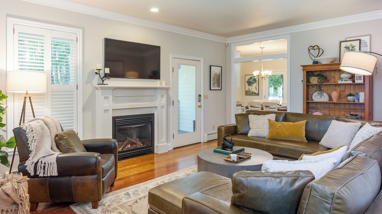 Photo of Livingroom in Eastsound