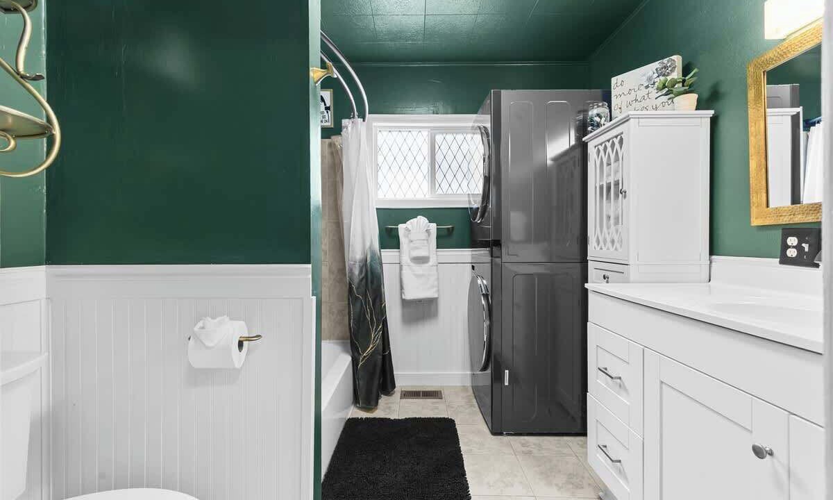Photo of Bathroom in Garden District