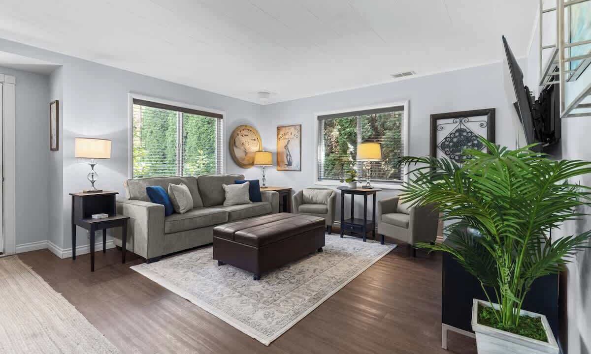 Photo of Bedroom in Garden District