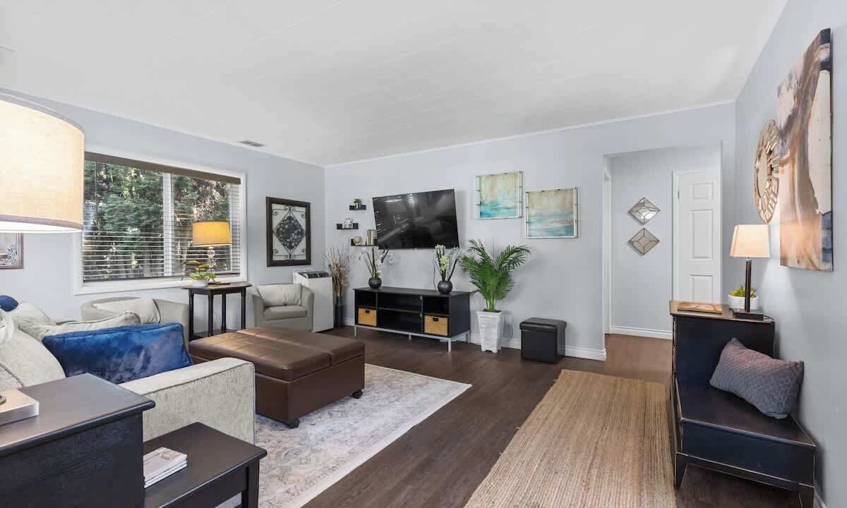 Photo of Bedroom in Garden District