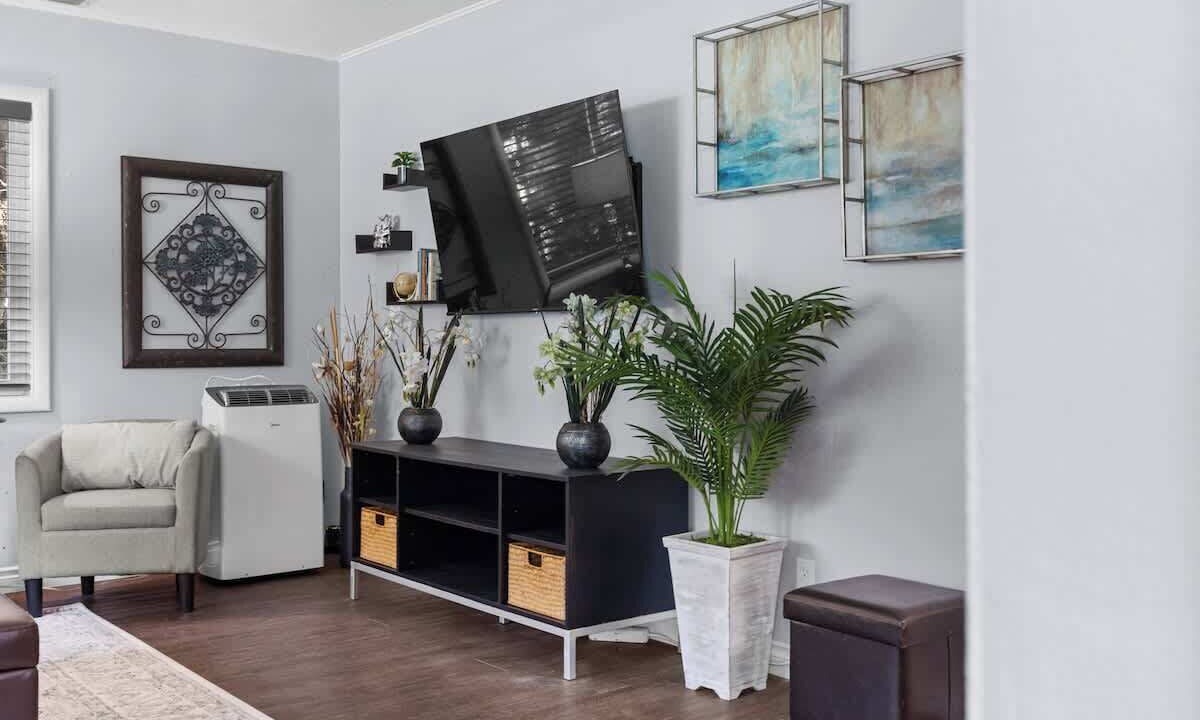 Photo of Bedroom in Garden District