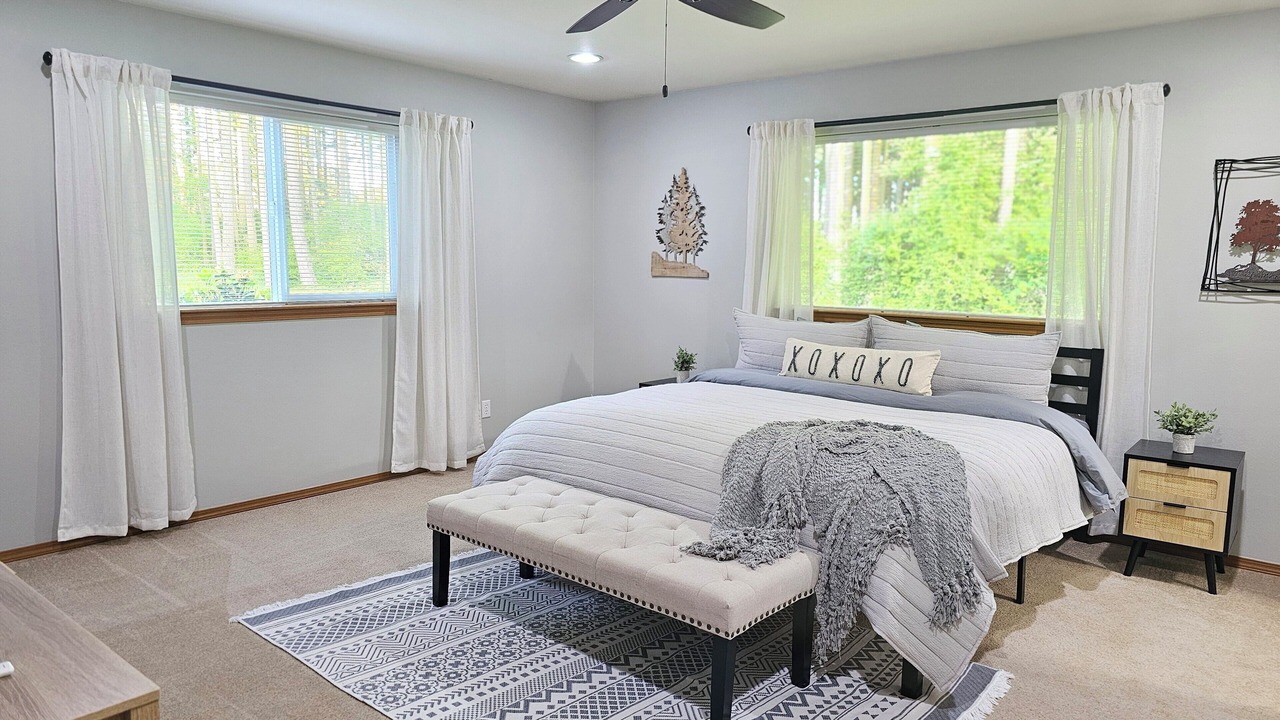 Photo of Bedroom in Oak Harbor