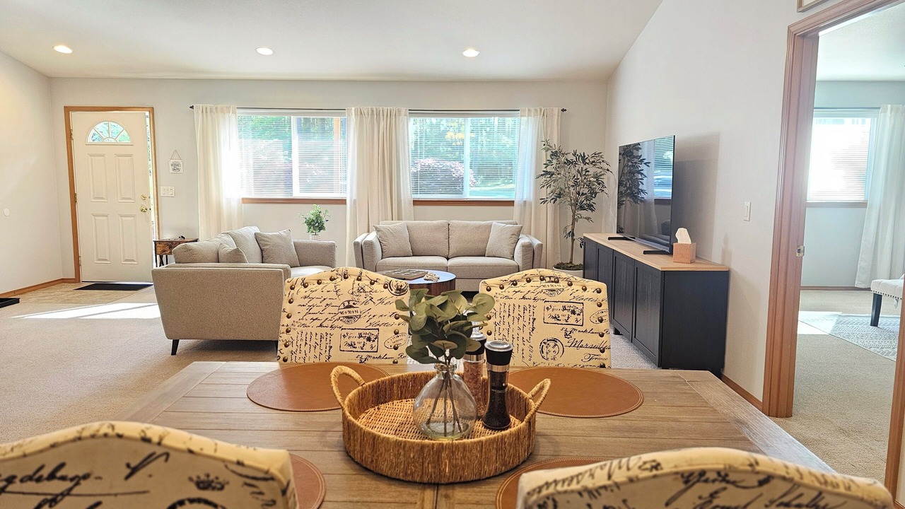 Photo of Livingroom in Oak Harbor