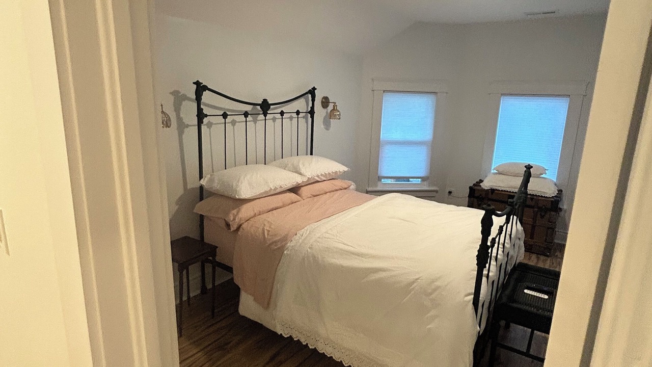 Photo of Bedroom in South Perry District