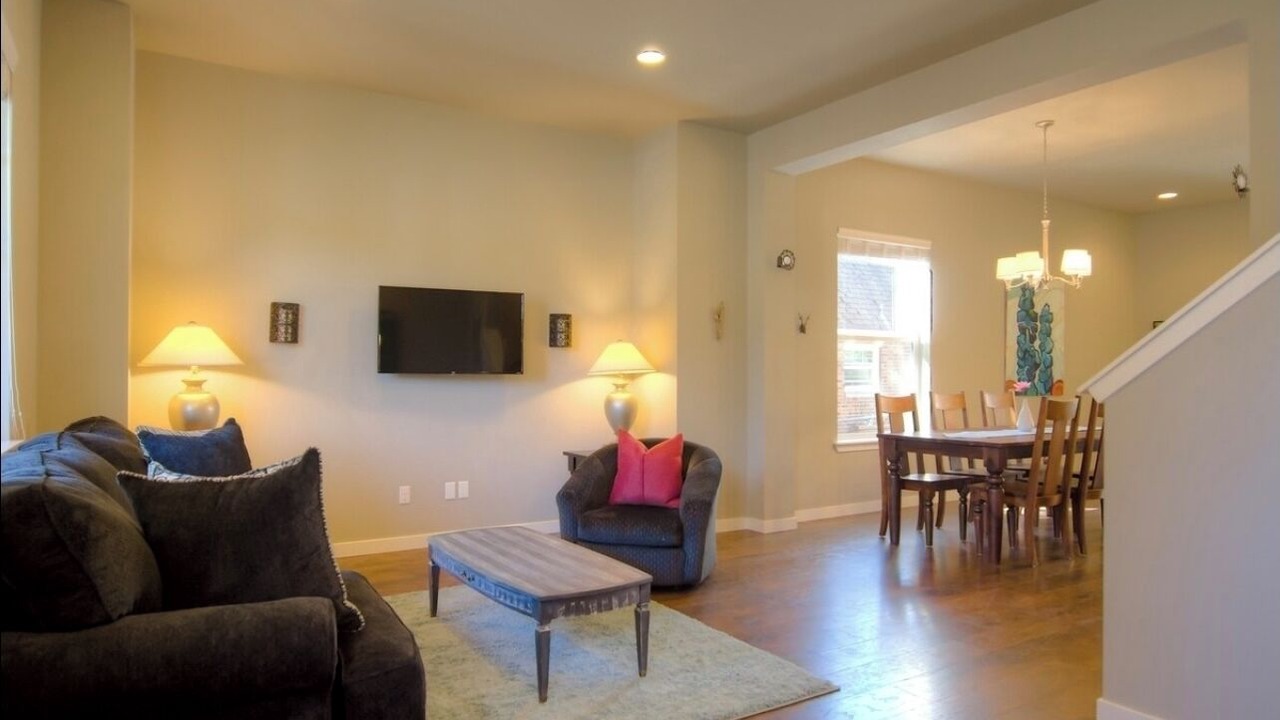 Photo of Livingroom in Central Tacoma