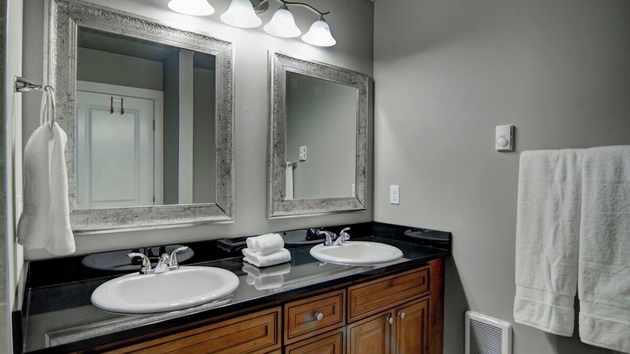 Photo of Bathroom in Central Tacoma