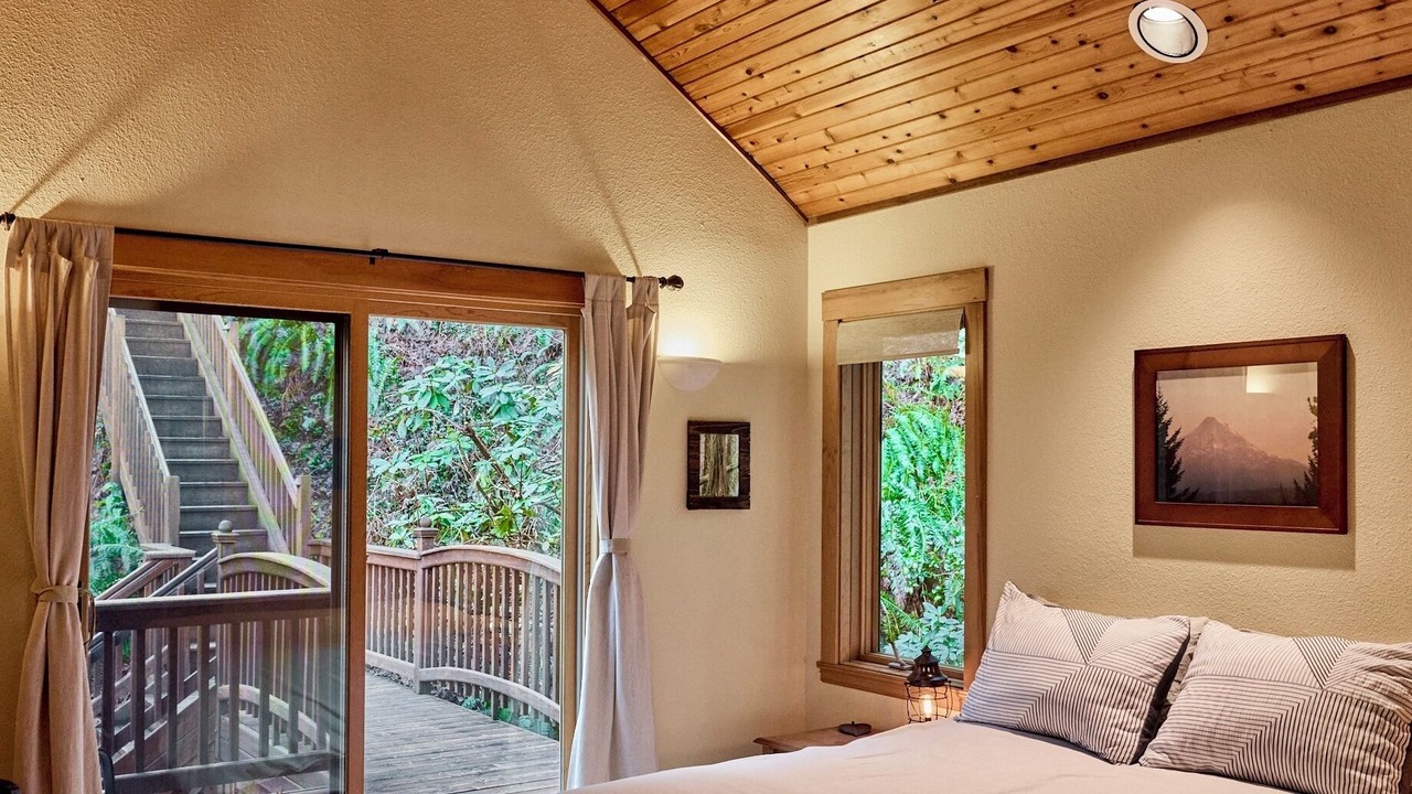 Photo of Bedroom in Welches