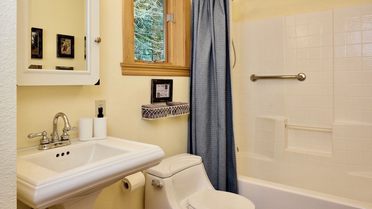 Photo of Bathroom in Welches