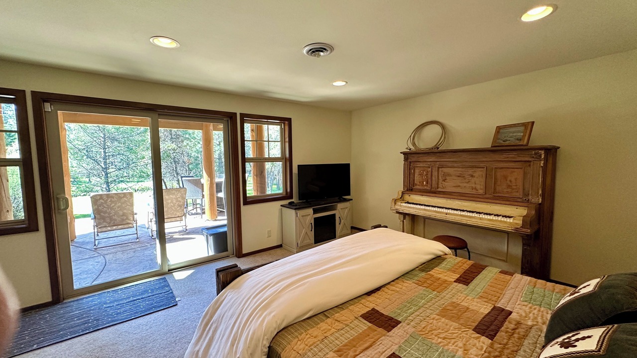 Photo of Bedroom in Three Rivers