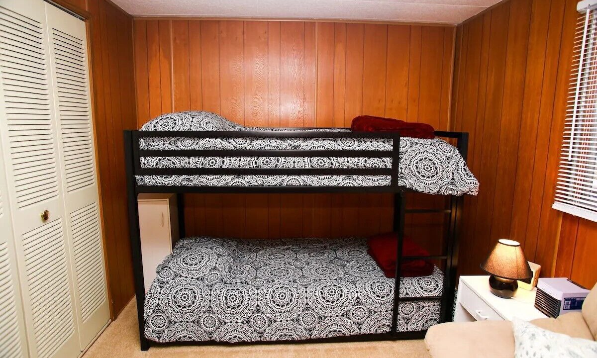 Photo of Bedroom in Garden Valley