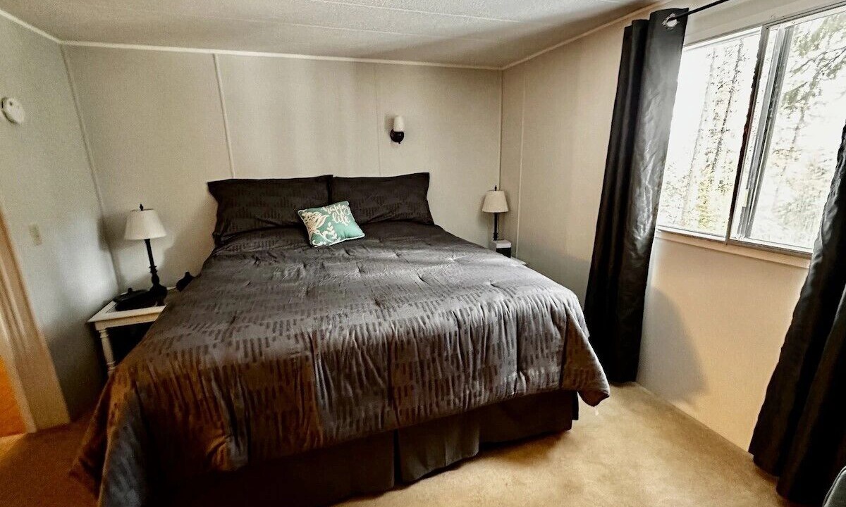 Photo of Bedroom in Garden Valley