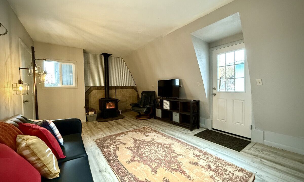 Photo of Livingroom in Baker City
