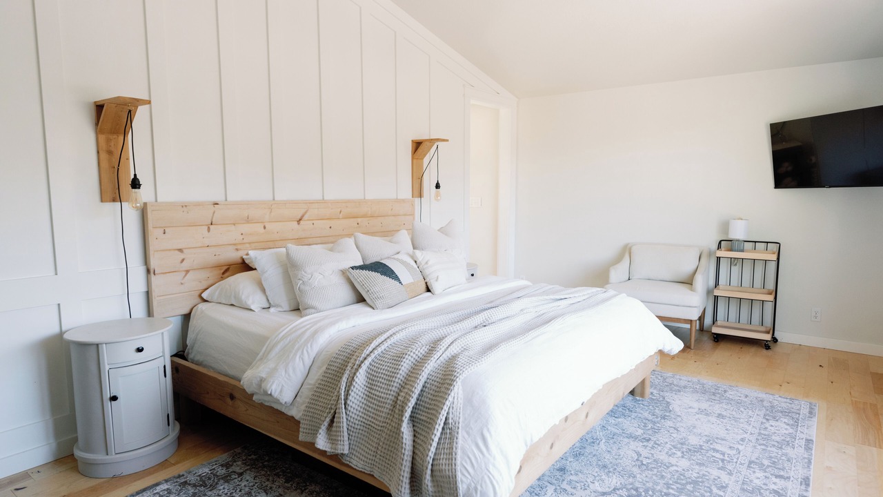 Photo of Bedroom in Redwood